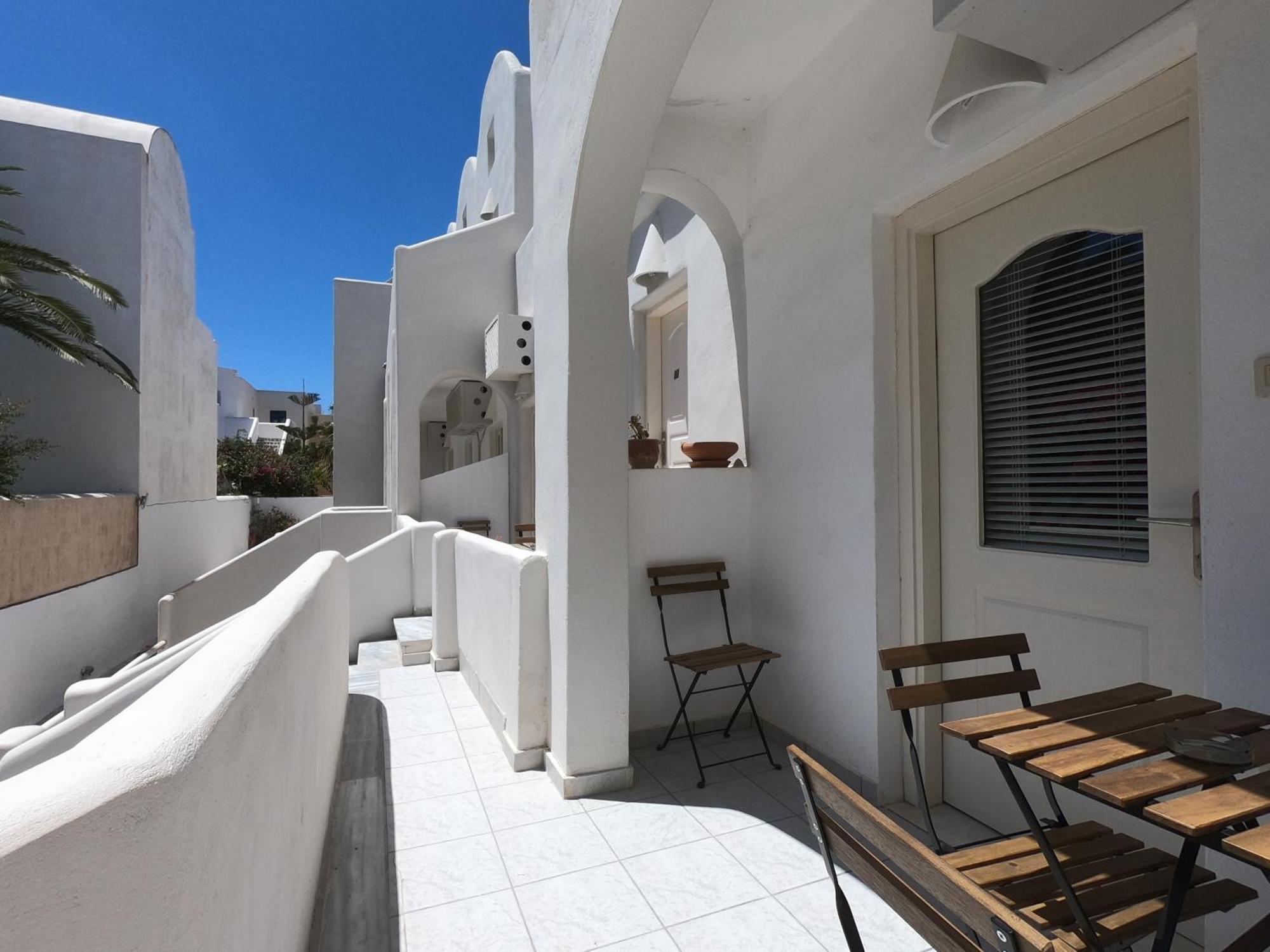 Anny Studios & Rooms Perissa Beach Exterior photo