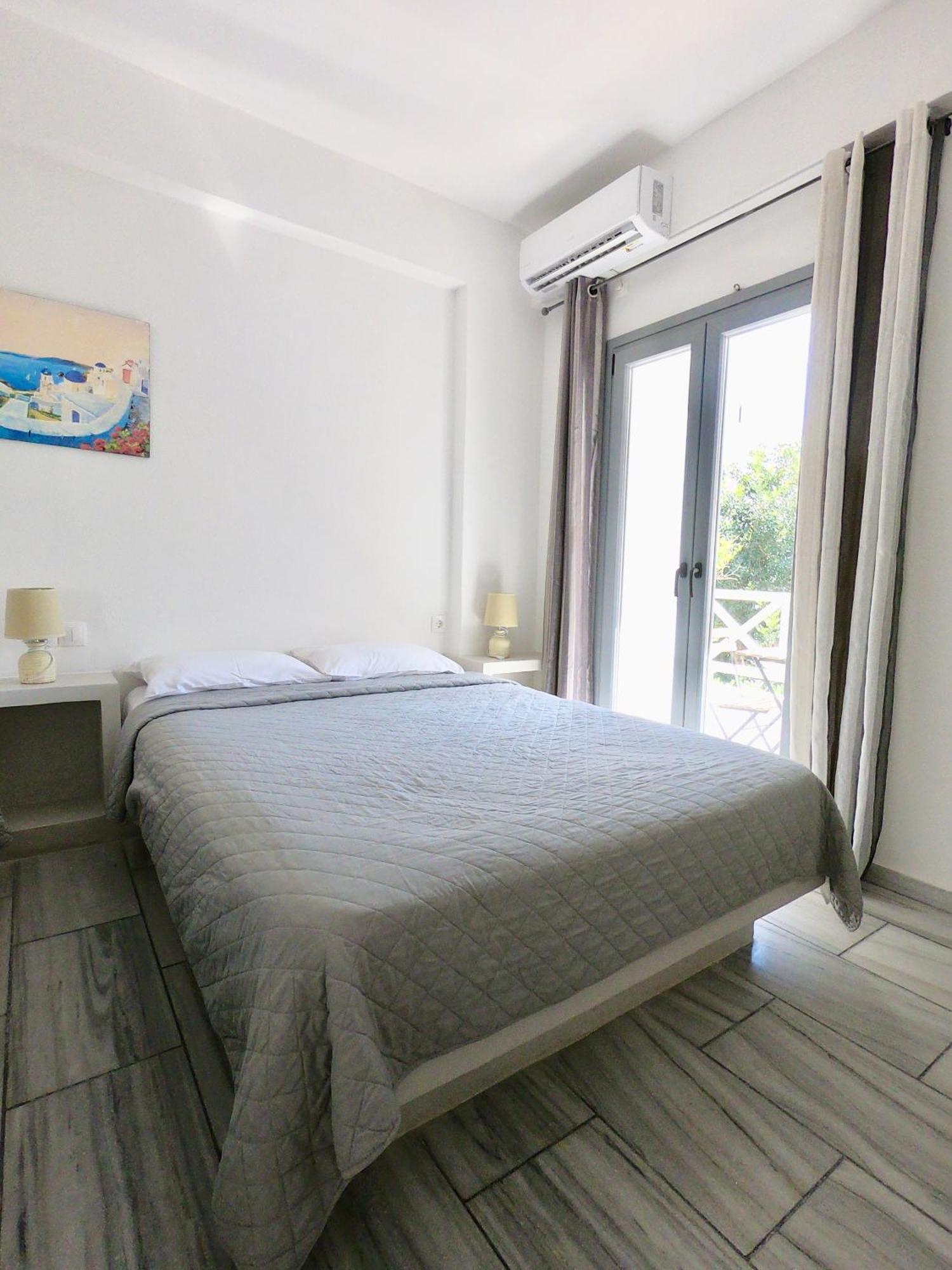 Anny Studios & Rooms Perissa Beach Exterior photo